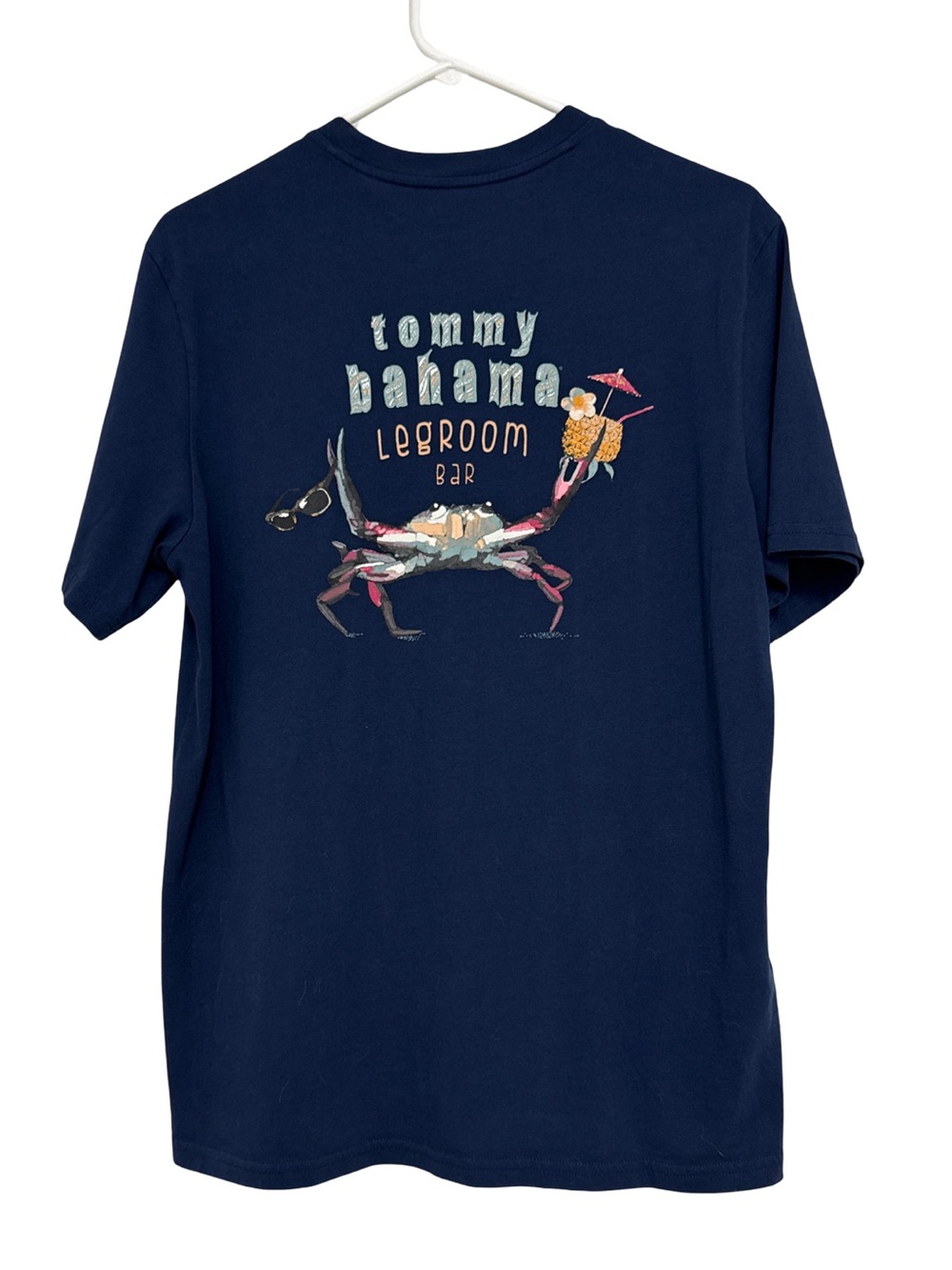 Tommy Bahama “Leg Room Bar” Crewneck Short Sleeve Graphic T-Shirt Men’s Small
